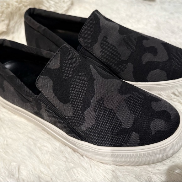Vince Camuto Black Camo Slip-On Sneakers - Picture 1 of 5